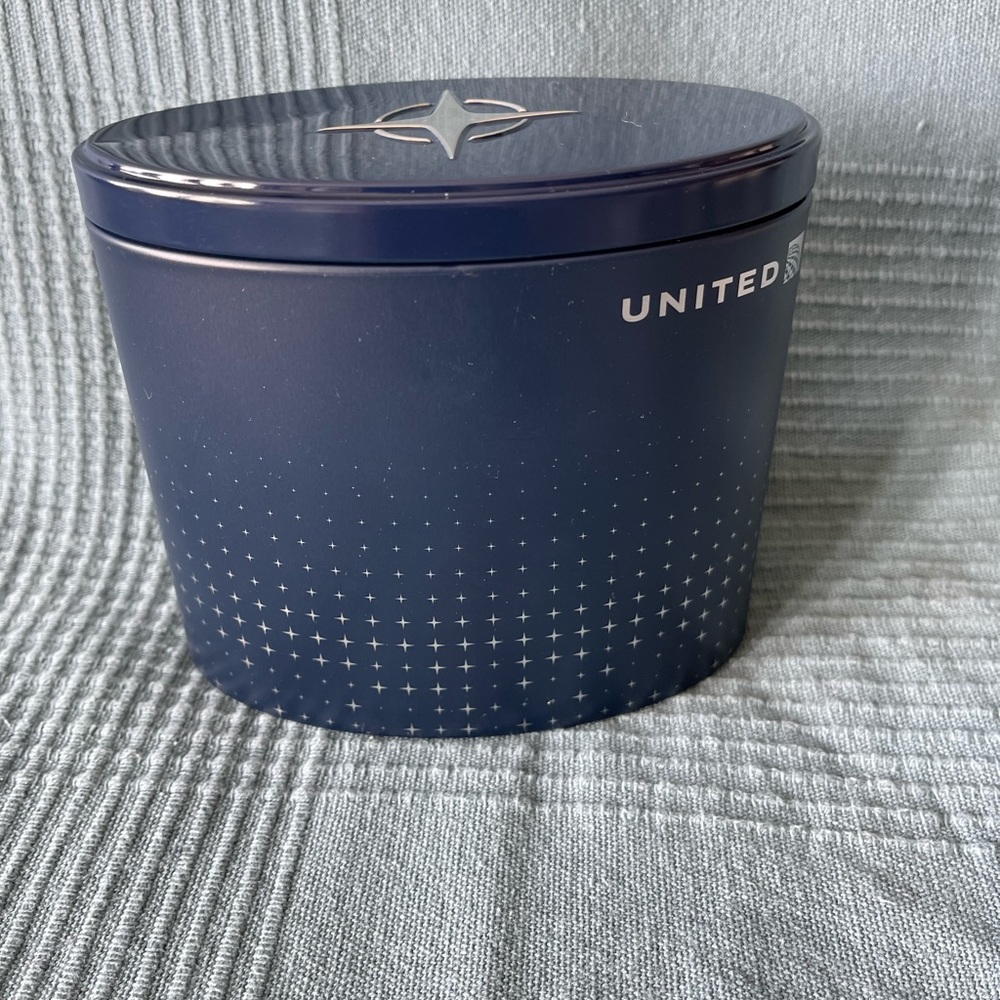 United airline business polaris class travel amenity kits